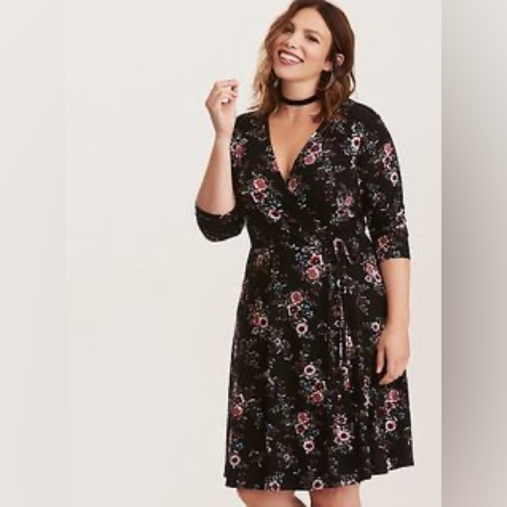 Torrid Floral Wrap Dress size 1